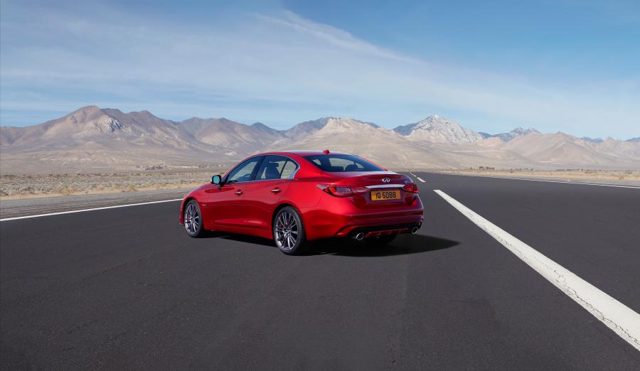 Infiniti Q50 Red Sport 400 2017 года  (WW) (фото 13 из 41)